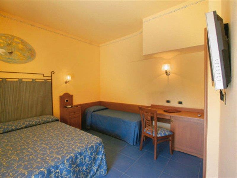 Solemare Club Village Capo Vaticano Exterior photo